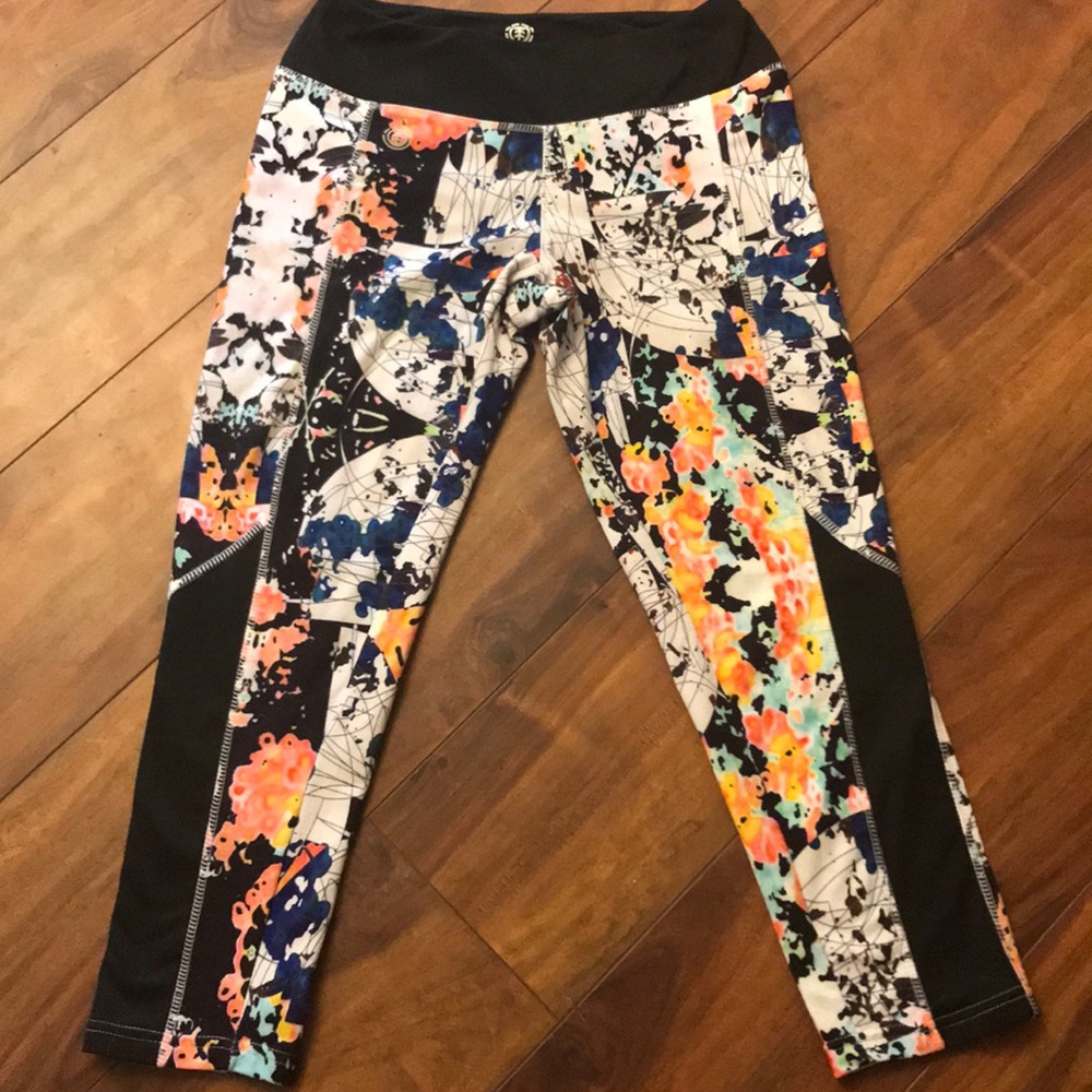 Pattern yoga pants
